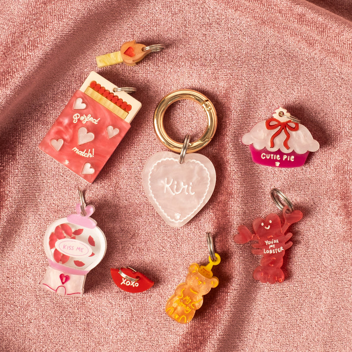 Kiss Me Shaker Charm Set