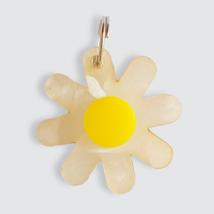 Daisy Charm (April Birthflower)