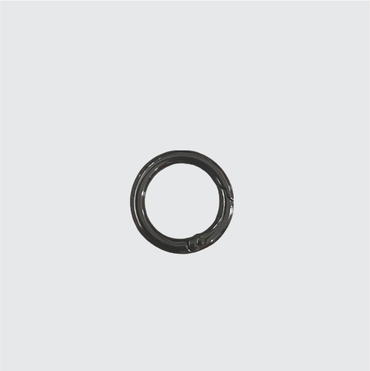 Metallic black carabiner/o-ring | Accessories / Add-on